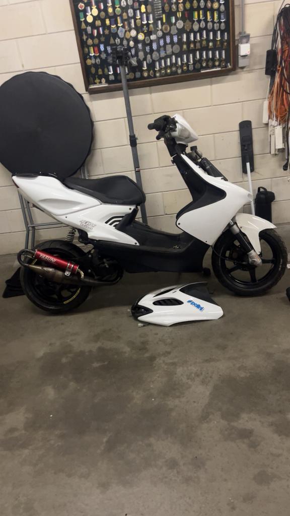 Aerox 70cc, Fietsen en Brommers, Scooters | Yamaha, Aerox, Tweetakt, Ophalen
