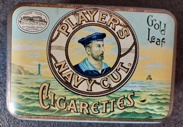 John Player navy cut Cigarettes doosje beschikbaar voor biedingen