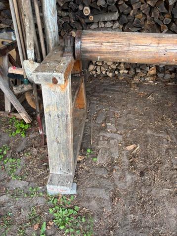 Houten hefinstallatie uit   bioscoop beschikbaar voor biedingen