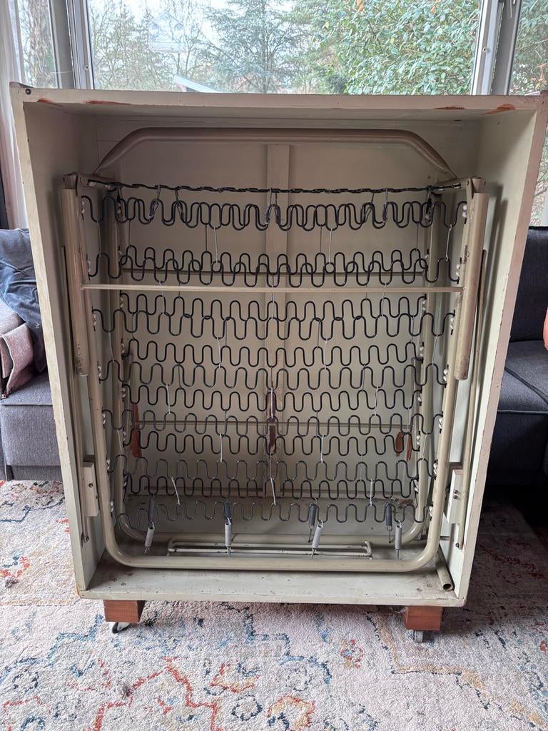 Leuk Vintage Logeerbed / Kastje excl matras, Ophalen, Gebruikt, Met klep(pen), 100 tot 150 cm