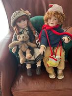 Porceleinen poppen op sofa, Ophalen, Zo goed als nieuw, Mens