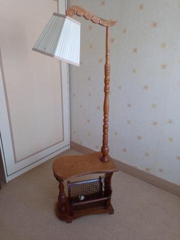 Staande schemerlamp met lectuurbak,vintage beschikbaar voor biedingen