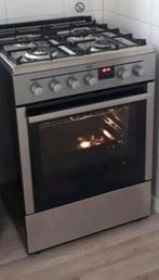 Fornuis, Witgoed en Apparatuur, Fornuizen, Ophalen, 4 kookzones, Zo goed als nieuw, Gas