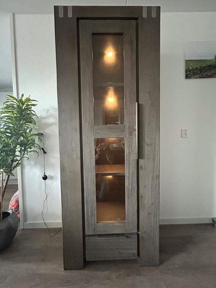 Vitrinekast van massief hout, Huis en Inrichting, Kasten | Vitrinekasten, Gebruikt, 150 tot 200 cm, 50 tot 100 cm, 25 tot 50 cm