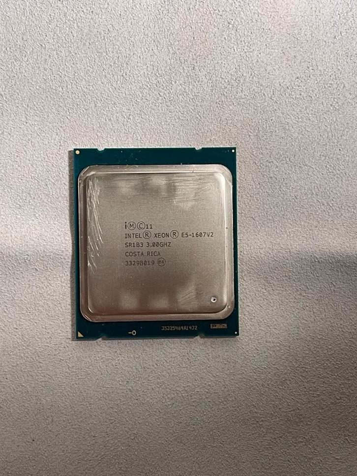 Xeon E5-1607 v2 (3-stuks), Computers en Software, Processors, Gebruikt, 4-core, 3 tot 4 Ghz, Ophalen