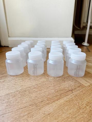 20x Moedermelk medela flesjes potjes 80ml beschikbaar voor biedingen