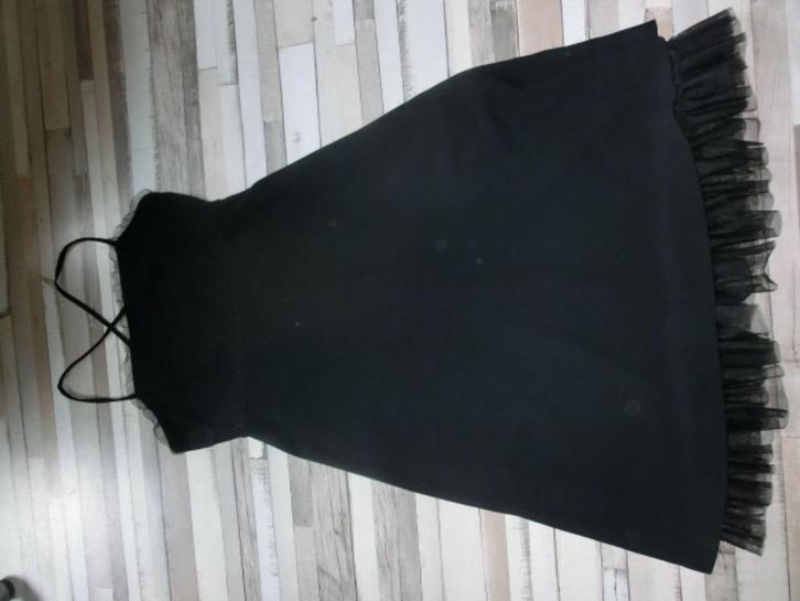 Turnover erg leuk zwart jurkje maat 38., Kleding | Dames, Jurken, Zo goed als nieuw, Maat 38/40 (M), Zwart, Onder de knie, Ophalen of Verzenden