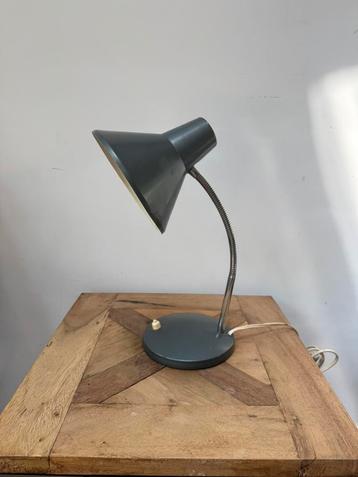 Vintage bureaulamp metalic grijs-blauw - jaren ‘60-‘80 beschikbaar voor biedingen