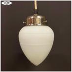 Vintage melkglazen hanglampje met chromen glashouder, Gebruikt, Vintage, Ophalen of Verzenden, Glas