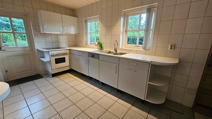 basis keukenblok met apparatuur electrische kookplaat e oven, Huis en Inrichting, Keuken | Complete keukens, Gebruikt, Enkelwandige keuken