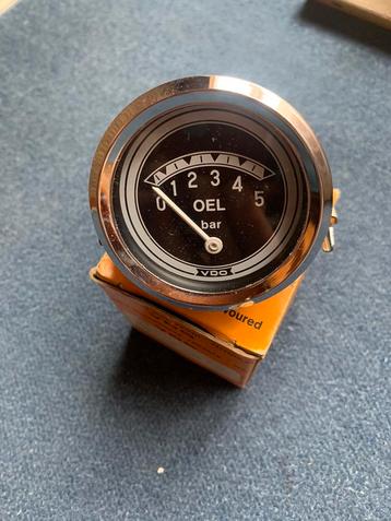 New Old Stock VDO oliedrukmeter beschikbaar voor biedingen