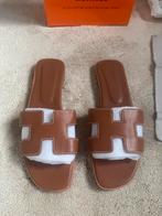 Bruine hermes slippers maat 39 valt als maat 38, Kleding | Dames, Slippers, Bruin, Nieuw, Ophalen of Verzenden