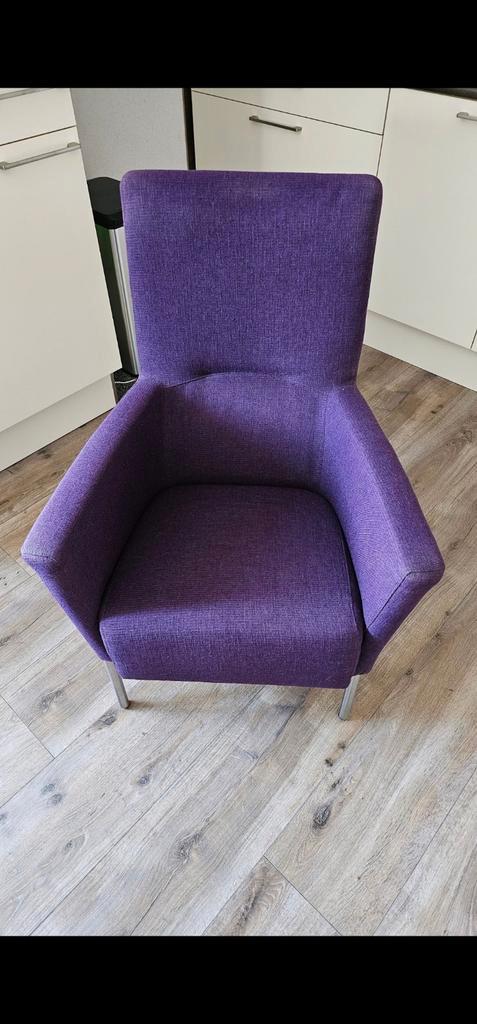 Paarse Design Fauteuil Hulshof - Nieuwstaat!, Huis en Inrichting, Fauteuils, Zo goed als nieuw, Metaal, Stof, 50 tot 75 cm, 75 tot 100 cm
