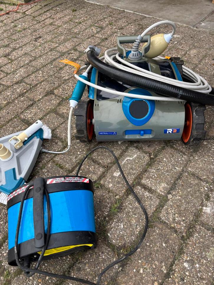 Zwembad stofzuiger - Houd uw zwembad schoon!, Tuin en Terras, Zwembad-toebehoren, Gebruikt, Ophalen