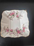 Lavender rose Royal albert porselein, Verzamelen, Porselein, Kristal en Bestek, Ophalen of Verzenden, Zo goed als nieuw, Porselein