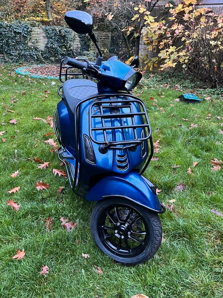 Vespa sprint full option 2018, moet weg‼️, Fietsen en Brommers, Scooters | Vespa, Gebruikt, Vespa S, Benzine, Ophalen