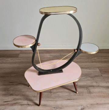 Vintage retro tafel plantentafel planten bijzettafel beschikbaar voor biedingen