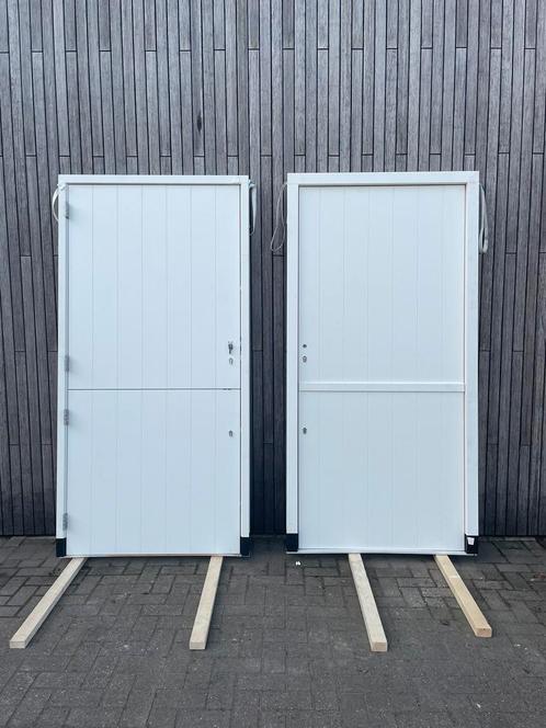 NIEUWE Hardhouten Buitendeurkozijn met Boerendeur & Beslag, Doe-het-zelf en Verbouw, Deuren en Horren, Nieuw, Buitendeur, 215 cm of meer