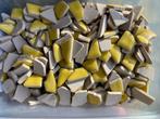 Mozaiek keramiek puzzel steentjes geel 100 gram, Hobby en Vrije tijd, Knutselen, Ophalen of Verzenden