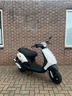 Piaggio zip 2t 2015 1e eigenaar, Fietsen en Brommers, Ophalen, Tweetakt, Maximaal 45 km/u, Zip