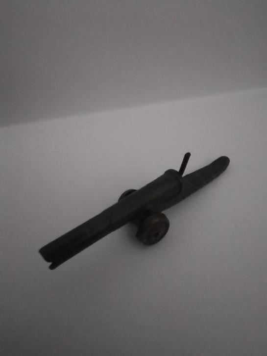 👉 Vreemd klein kanonnetje 6,5 cm lang, Hobby en Vrije tijd, Modelauto's | 1:87, Zo goed als nieuw, Auto, Ophalen of Verzenden