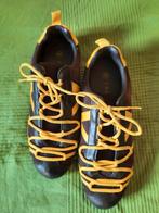 sportschoenen bruin met gele veter maat 41, Kleding | Dames, Schoenen, Invito, Bruin, Zo goed als nieuw, Ophalen