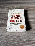 M.J. Arlidge - Iene Miene Mutte, Boeken, Thrillers, Gelezen, Ophalen of Verzenden, Nederland, M.J. Arlidge
