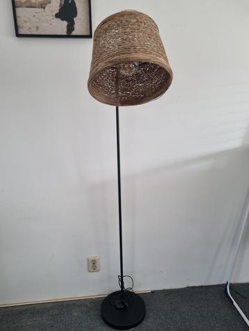 Schemerlamp  beschikbaar voor biedingen