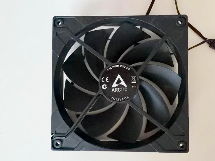 Arctic P14 PWM PST 140mm ventilator, Computers en Software, Computerkoelers, Gebruikt, Luchtkoeling, Ophalen of Verzenden