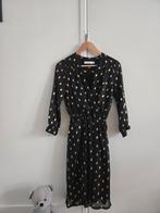 Jurk met goud details - maat XS, Zwart, Ophalen of Verzenden, Zo goed als nieuw, Knielengte