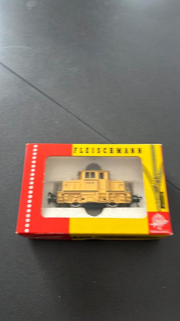 Fleischmann rangeerlocomotief 4203 gele uitvoering in OVP., Hobby en Vrije tijd, Modeltreinen | H0, Zo goed als nieuw, Gelijkstroom