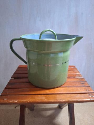 Vintage Reseda groen goud emaille melkkoker met deksel beschikbaar voor biedingen