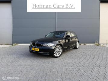 BMW 1-serie 5-deurs 118d Business Line zwart Trekhaak beschikbaar voor biedingen