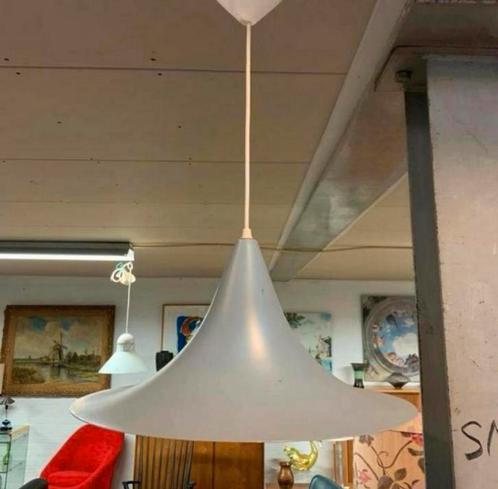 Lamp vintage Deense heksenhoed hanglamp uit jaren 60., Huis en Inrichting, Lampen | Hanglampen, Ophalen of Verzenden