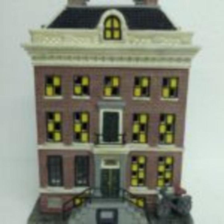 DV110114 Politiebureau Leeuwarden dickensville huisjes €69, Diversen, Kerst, Nieuw, Ophalen of Verzenden