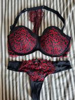 Sexy setje van Hunkermoller bh 75E string XS, Hunkemöller, Ophalen of Verzenden, Setje, Zwart