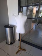 Kinderpaspop op messing standaard, Ophalen