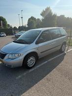 Chrysler Voyager 3.3 I AUT 2007 Grijs, Auto's, Chrysler, 3301 cc, 450 kg, 7 stoelen, Origineel Nederlands
