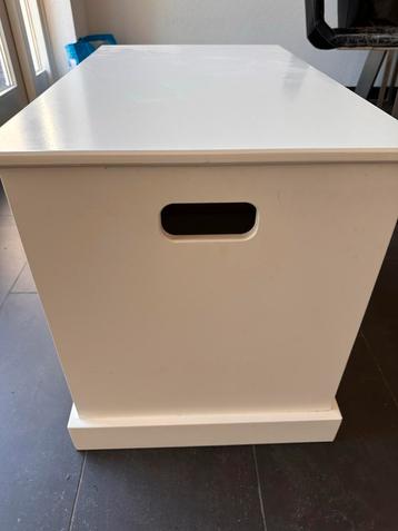 Witte Houten Opbergkist beschikbaar voor biedingen