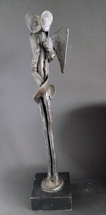 Bronzen beeld Klaas van den Berg (1941-2018) beschikbaar voor biedingen