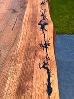 Massief hout (walnoot) salontafel, brandende tafel epoxy, Huis en Inrichting, Tafels | Eettafels, Eikenhout, Masif, Vierkant, Zo goed als nieuw