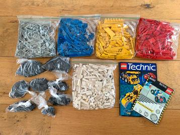 Verzameling vintage technisch LEGO met instructieboekjes 