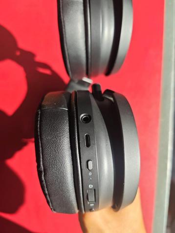 Razer Nari Headset – Als nieuw, €39,00 beschikbaar voor biedingen