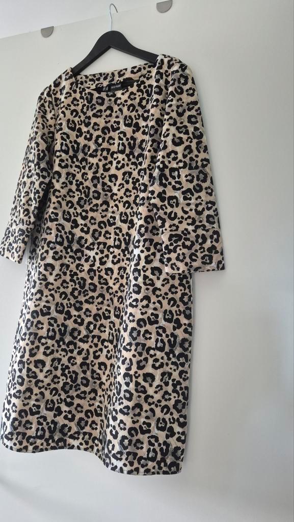 Panterprint Jurkje - Maat M, Kleding | Dames, Jurken, Zo goed als nieuw, Maat 38/40 (M), Beige, Boven de knie, Ophalen of Verzenden