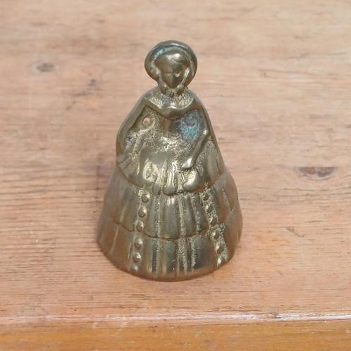Koperen tafelbel dame met hoepelrok, Antiek en Kunst, Antiek | Koper en Brons, Koper, Ophalen of Verzenden