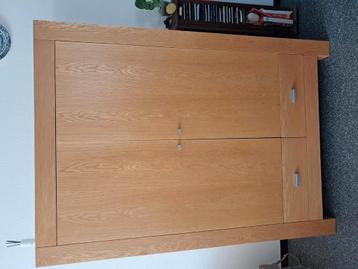 Te koop kamerkast beschikbaar voor biedingen