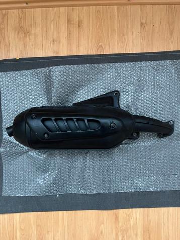 SM04 uitlaat beschikbaar voor biedingen