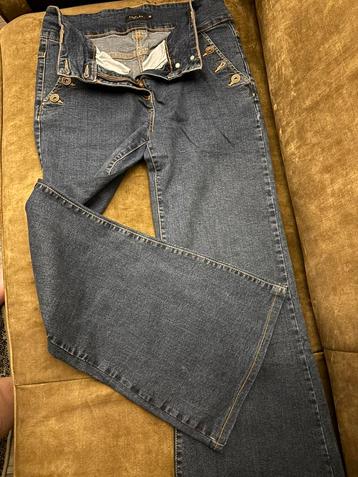 Dames jeans Pescara beschikbaar voor biedingen