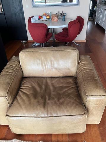 Mooie leren loveseat ( whisper) v.het Anker beschikbaar voor biedingen