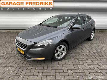 Volvo V40 1.6 T3 Momentum | Navi | Achteruitrijcamera | beschikbaar voor biedingen
